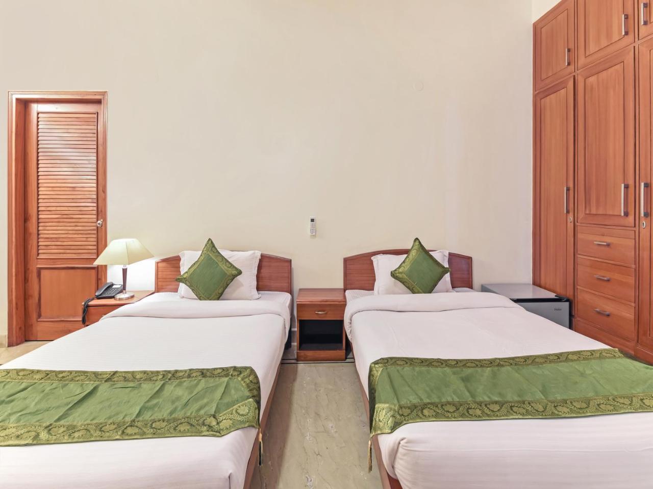 Treebo Trip The Nest Corporate Otel Greater Noida Dış mekan fotoğraf