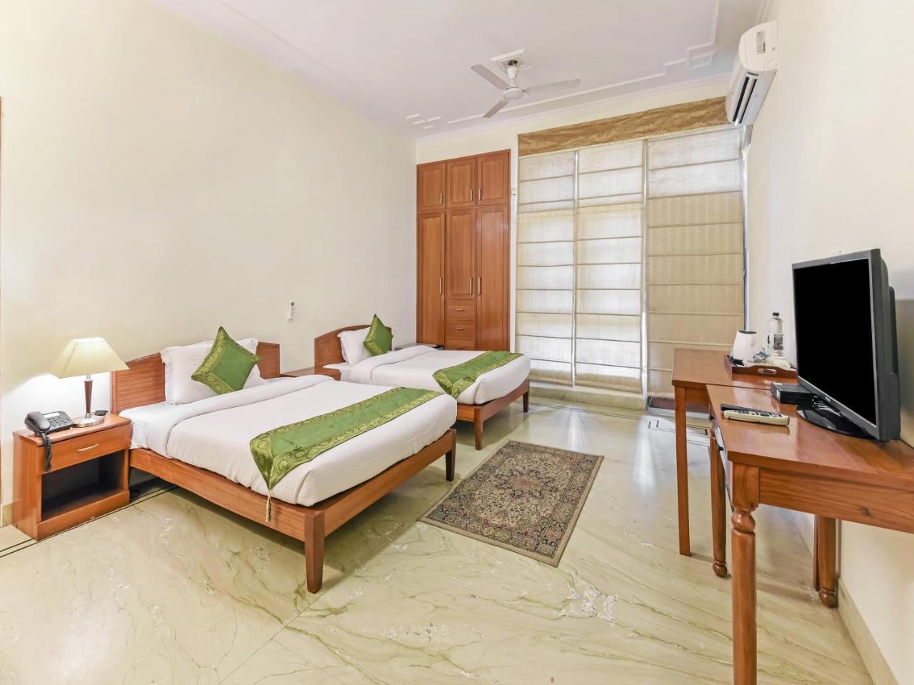 Treebo Trip The Nest Corporate Otel Greater Noida Dış mekan fotoğraf