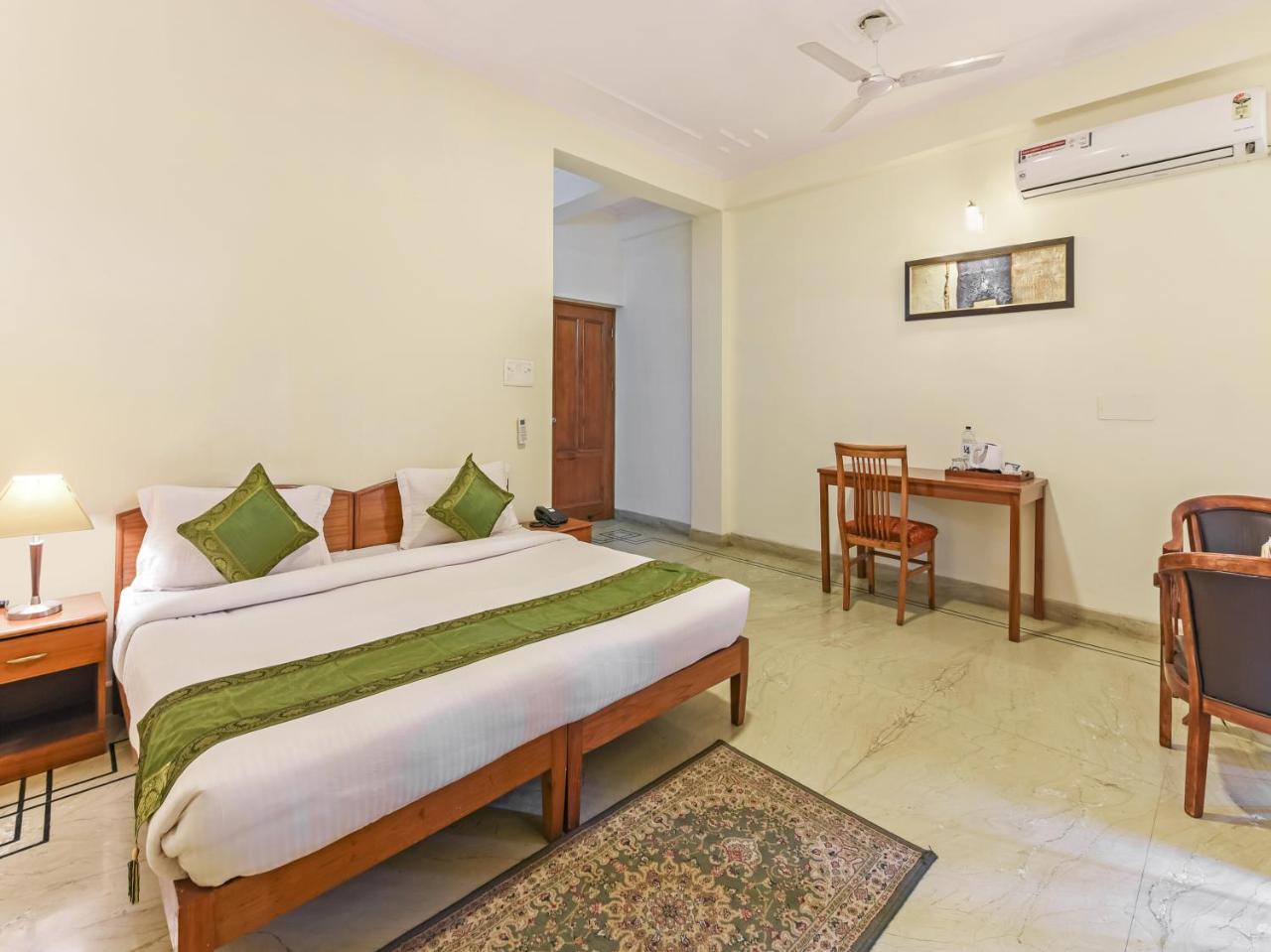 Treebo Trip The Nest Corporate Otel Greater Noida Dış mekan fotoğraf